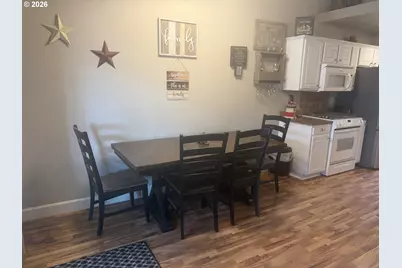 1126 W 6th Ave, Junction City, OR 97448 - Photo 18
