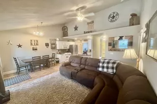 1126 W 6th Ave, Junction City, OR 97448 - Photo 12