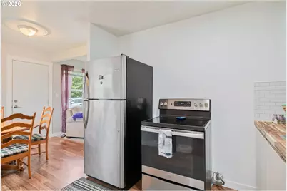 324 Colorado St, Longview, WA 98632 - Photo 8