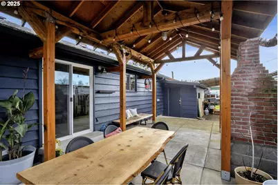 1180 12th St, Springfield, OR 97477 - Photo 28