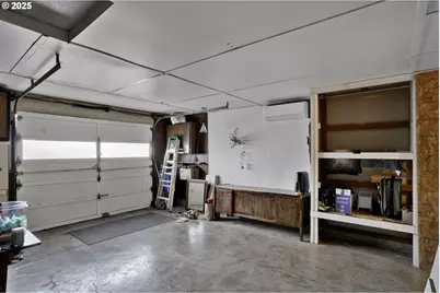 1180 12th St, Springfield, OR 97477 - Photo 26