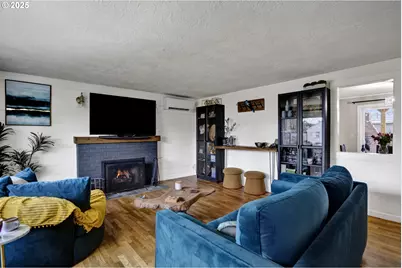 1180 12th St, Springfield, OR 97477 - Photo 8