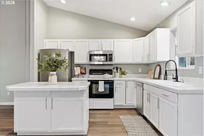 3130 NW Pacific Rim Dr, Camas, WA 98607 - Photo 10