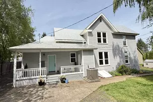 326 SW Elmwood Ave, McMinnville, OR 97128 - Photo 1