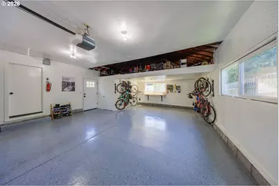 950 E 23rd Ave, Eugene, OR 97405 - Photo 42