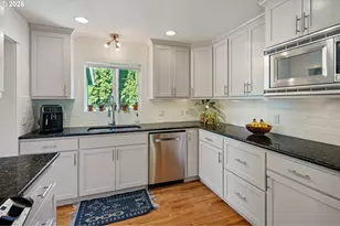 950 E 23rd Ave, Eugene, OR 97405 - Photo 18