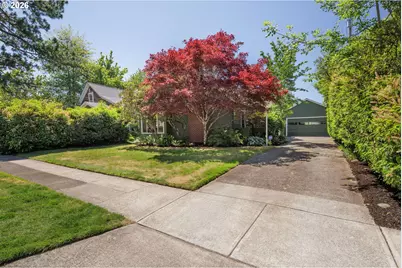 950 E 23rd Ave, Eugene, OR 97405 - Photo 2