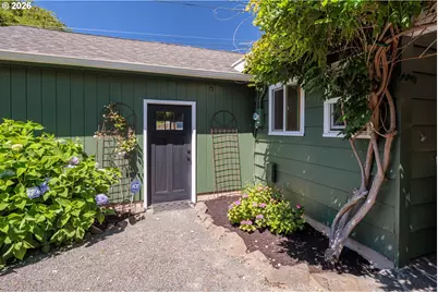 950 E 23rd Ave, Eugene, OR 97405 - Photo 38