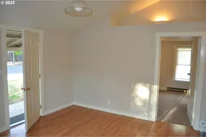 1890 W 12th Ave, Eugene, OR 97402 - Photo 2