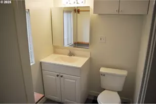 1890 W 12th Ave, Eugene, OR 97402 - Photo 12