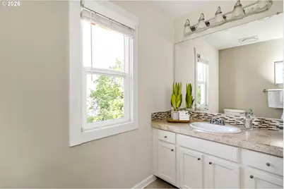 721 NE Roselawn St, Portland, OR 97211 - Photo 22