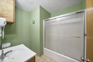 12910 SE Center St, Portland, OR 97236 - Photo 16