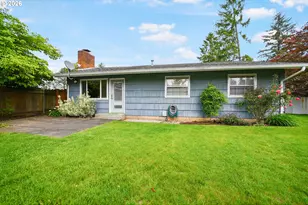 12910 SE Center St, Portland, OR 97236 - Photo 8