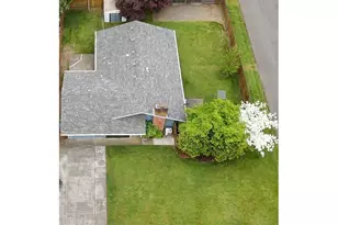 12910 SE Center St, Portland, OR 97236 - Photo 4