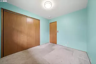 12910 SE Center St, Portland, OR 97236 - Photo 14