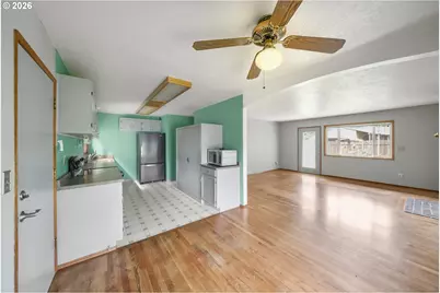 12910 SE Center St, Portland, OR 97236 - Photo 12