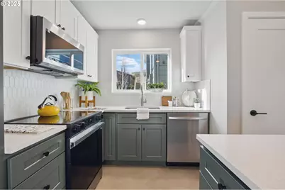 1123 SE Rhone St #B, Portland, OR 97202 - Photo 4