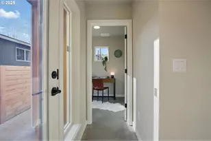 1123 SE Rhone St, Portland, OR 97202 - Photo 8