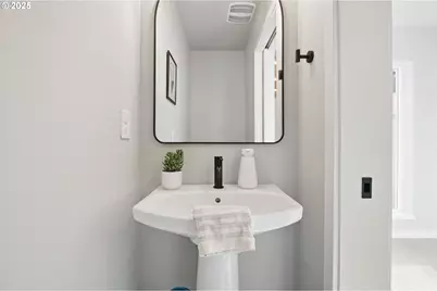 1123 SE Rhone St #B, Portland, OR 97202 - Photo 10