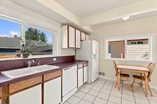 6221 NE Halsey St, Portland, OR 97213 - Photo 8
