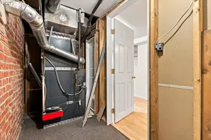 6221 NE Halsey St, Portland, OR 97213 - Photo 24