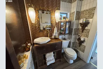 884 S 7th St, Coos Bay, OR 97420 - Photo 24