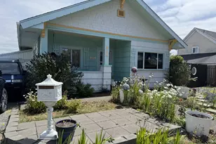 884 S 7th St, Coos Bay, OR 97420 - Photo 1