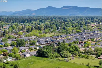 1133 Irvington Dr, Eugene, OR 97404 - Photo 10