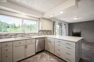 2441 W Lynnwood Dr, Longview, WA 98632 - Photo 10