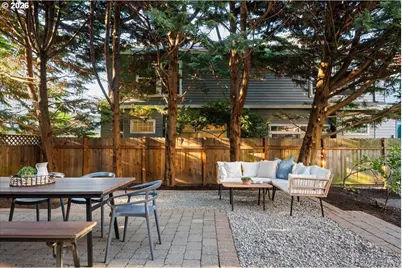 2035 NW Kearney St, Portland, OR 97209 - Photo 44