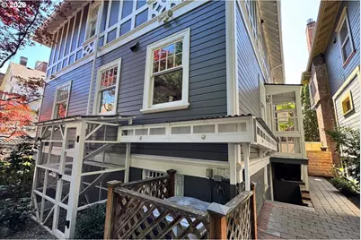 2035 NW Kearney St, Portland, OR 97209 - Photo 46