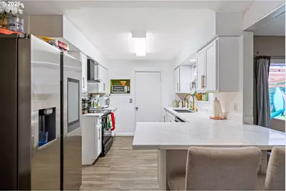 333 N 19th Ave, Cornelius, OR 97113 - Photo 8