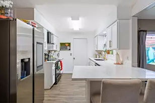 333 N 19th Ave, Cornelius, OR 97113 - Photo 8