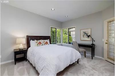 2055 Ridge Pointe Dr, Lake Oswego, OR 97034 - Photo 20