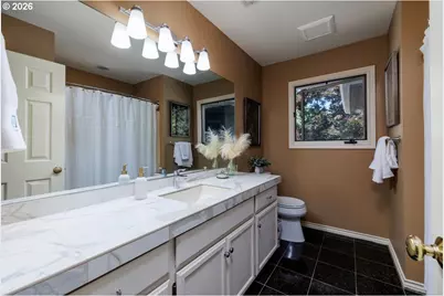 2055 Ridge Pointe Dr, Lake Oswego, OR 97034 - Photo 32