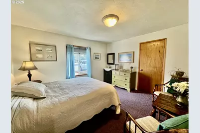 1495 8th St, Florence, OR 97439 - Photo 12