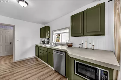 114 Cherry St, Castle Rock, WA 98611 - Photo 10