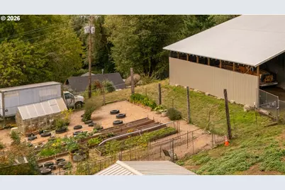 17779 Sitkum Ln, Myrtle Point, OR 97458 - Photo 16