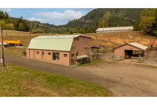 17779 Sitkum Ln, Myrtle Point, OR 97458 - Photo 24