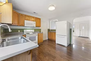 1055 SE Baltimore Ave, Bandon, OR 97411 - Photo 10