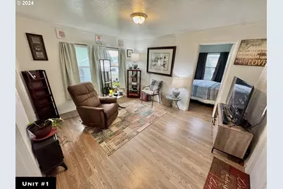 1032 S 4th St, Coos Bay, OR 97420 - Photo 8