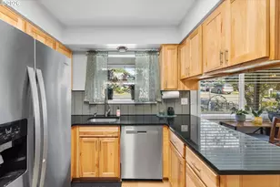 7360 SE Imperial Ct, Milwaukie, OR 97222 - Photo 10