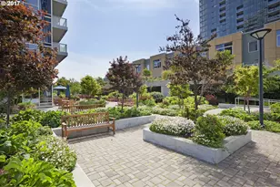 836 S Curry St, Portland, OR 97239 - Photo 30