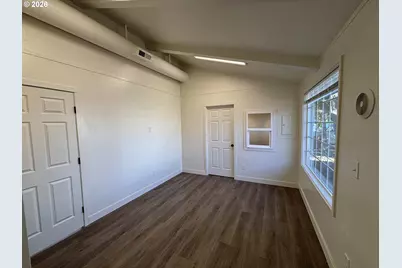 5625 SE 83rd Ave, Portland, OR 97266 - Photo 2