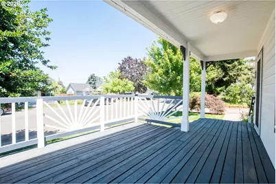 146 NE Currin St, Estacada, OR 97023 - Photo 40