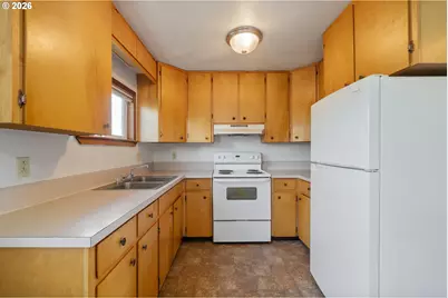 903 Madrona Ave, Tillamook, OR 97141 - Photo 6