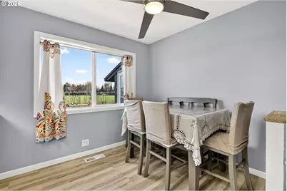 4274 5th St, Hubbard, OR 97032 - Photo 6