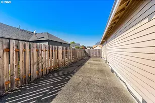 19380 Hazel Grove Dr, Oregon City, OR 97045 - Photo 24