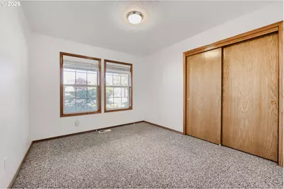 19380 Hazelgrove Dr, Oregon City, OR 97045 - Photo 16
