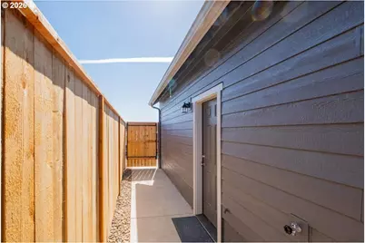 4747 SE Harrier St, Albany, OR 97322 - Photo 42